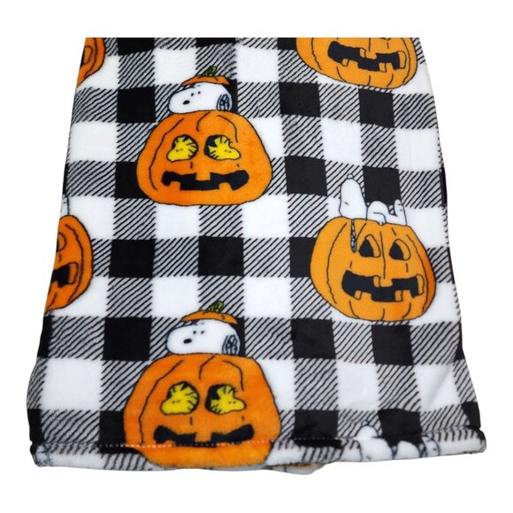 Peanuts Pet Throw By Berkshire 60" x 70" Halloween Snoopy Pumpkin Design Fall - Picture 2 of 9